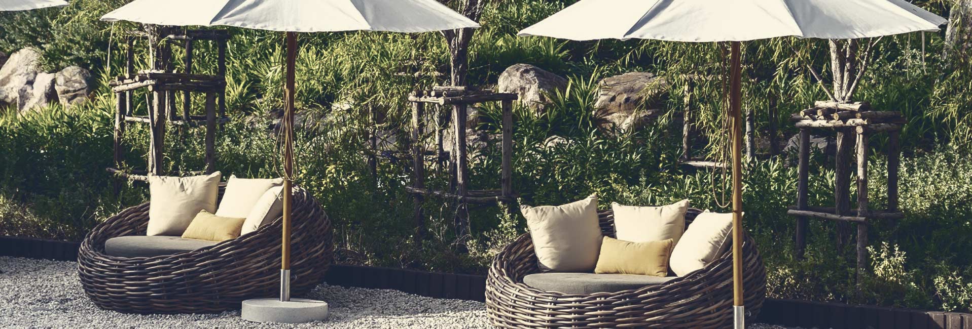 Wetterfeste Outdoor-Gastromöbel: Materialvergleich & Tipps